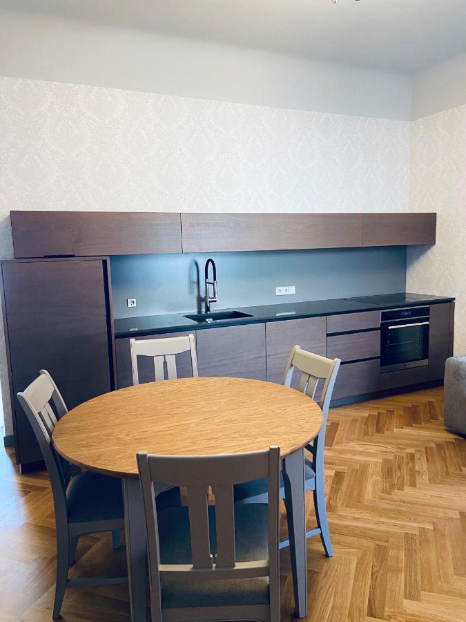 Roze Republikas Apartments Liepāja Buitenkant foto
